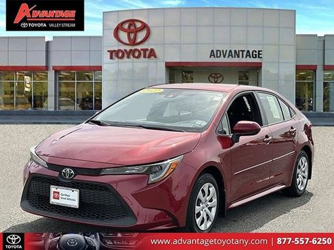 Used 2022 Toyota Corolla LE image 4