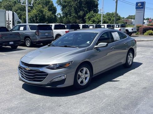 Used 2024 Chevrolet Malibu LT FWD image 3