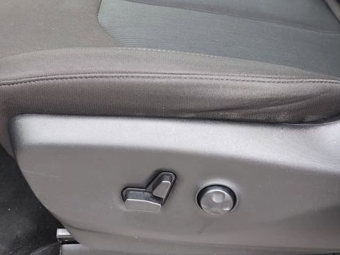Used 2023 Chrysler Voyager LX FWD image 14