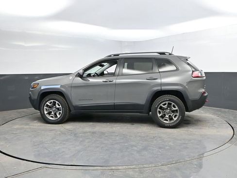 Used 2019 Jeep Cherokee Trailhawk image 6