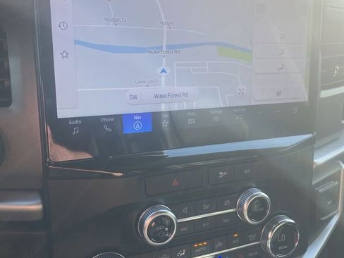 Used 2022 Ford Expedition Max XLT image 6