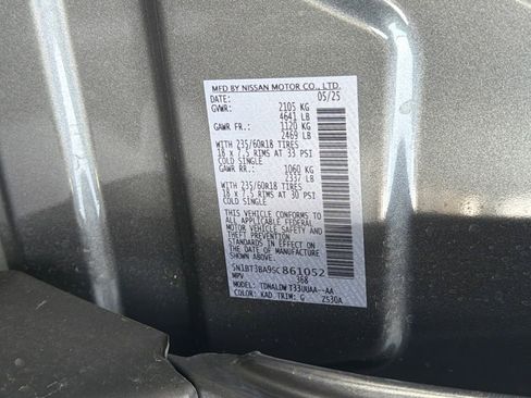 Used 2025 Nissan Rogue SV w/ SV Premium Package image 33