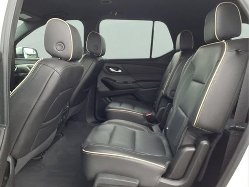 Used 2023 Chevrolet Traverse Premier FWD image 15