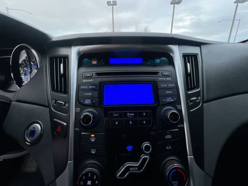 Used 2013 Hyundai Sonata SE image 16