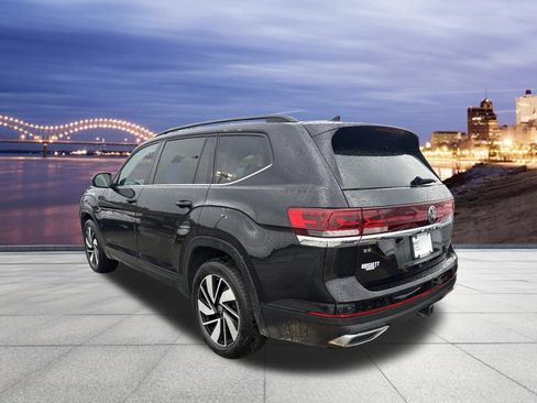 Certified 2025 Volkswagen Atlas SE FWD image 3