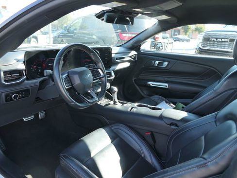 Used 2024 Ford Mustang Premium image 9