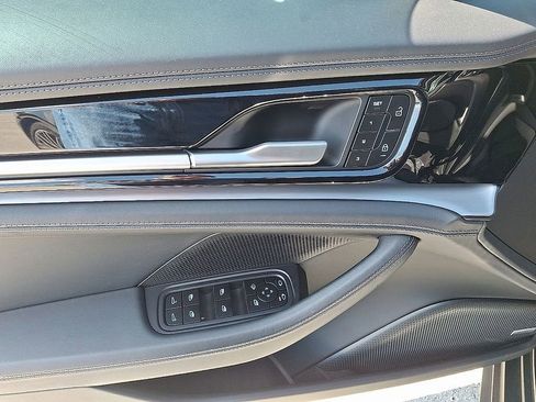Used 2024 Porsche Panamera image 14