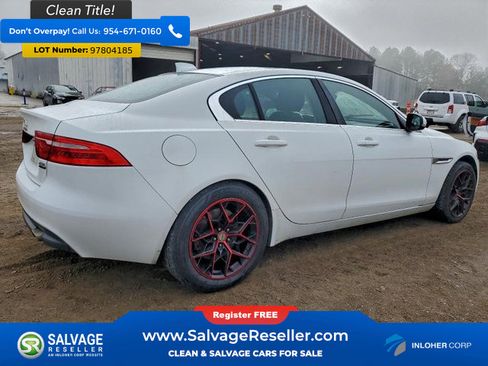 Used 2019 Jaguar XE Premium image 4