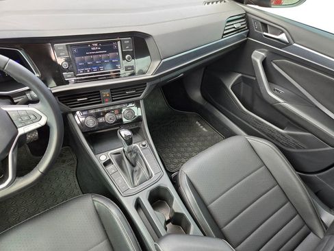 Used 2022 Volkswagen Jetta SE w/ Panoramic Sunroof Package FWD image 22