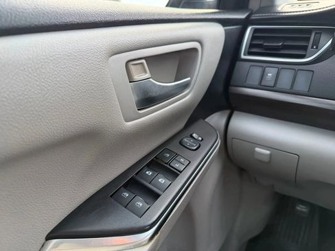 Used 2016 Toyota Camry LE FWD image 17