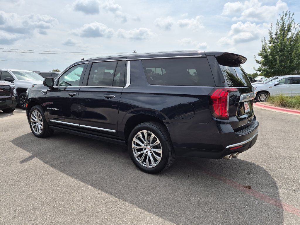 Used 2023 GMC Yukon XL Denali AWD/4WD image 7