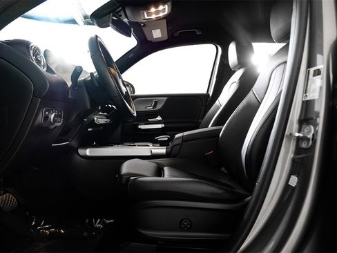 Used 2023 Mercedes-Benz EQB 250+ image 3