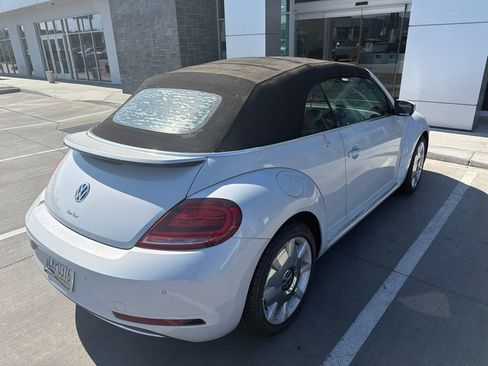 Used 2018 Volkswagen Beetle 2.0T SE FWD image 8