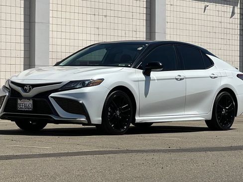 Used 2023 Toyota Camry XSE FWD image 10