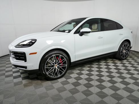 New 2026 Porsche Cayenne S AWD/4WD image 2
