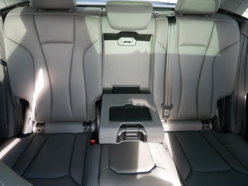 Used 2022 Audi Q8 Prestige image 13