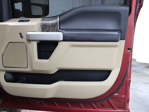 Used 2019 Ford F250 Lariat w/ Lariat Ultimate Package AWD/4WD image 37