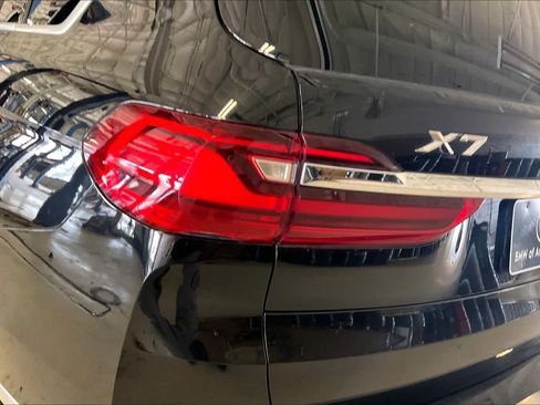 Used 2020 BMW X7 xDrive40i w/ Premium Package AWD/4WD image 26