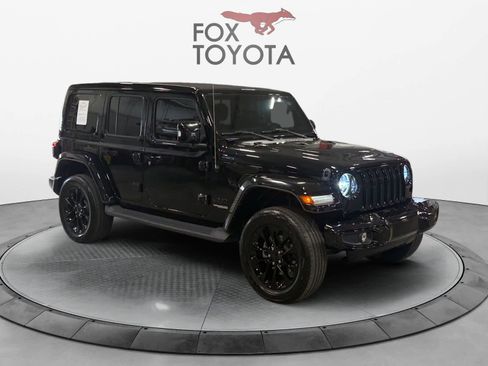 Used 2022 Jeep Wrangler Unlimited Sahara image 8