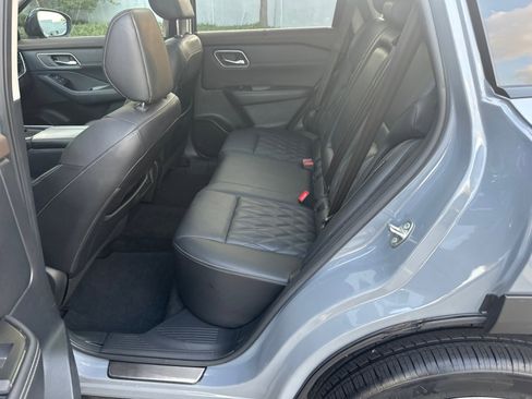 Certified 2022 Nissan Rogue Platinum w/ Head-Up Display Package image 21