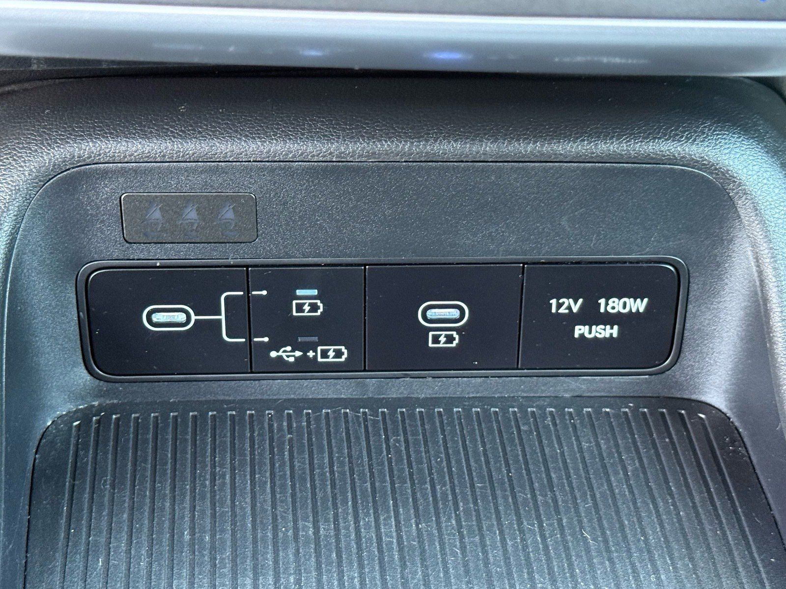 Used 2025 Hyundai Kona SEL AWD/4WD image 25