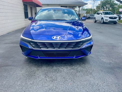 Used 2025 Hyundai Elantra SE FWD image 7