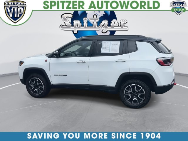 Used 2025 Jeep Compass Trailhawk w/ Trailer Tow Group AWD/4WD image 10