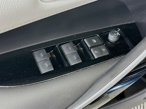 Used 2022 Toyota Corolla XSE image 15