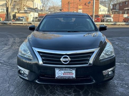 Used 2013 Nissan Altima 3.5 SL w/ Technology Pkg image 2