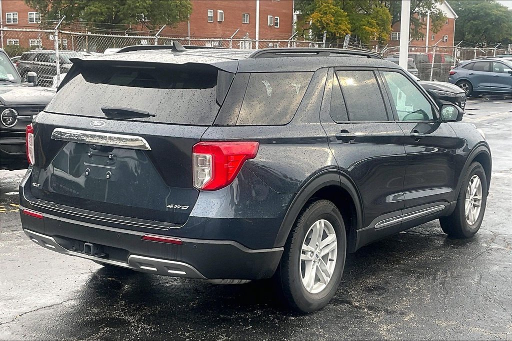 Used 2024 Ford Explorer XLT w/ Equipment Group 202A AWD/4WD image 12