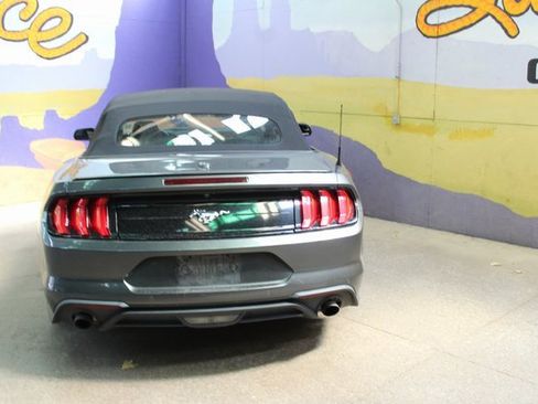 Used 2020 Ford Mustang Premium image 7