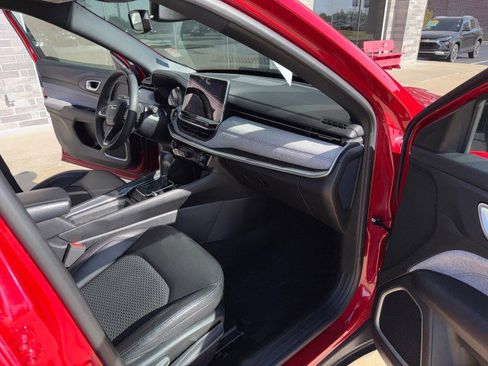 Used 2024 Jeep Compass Latitude image 16