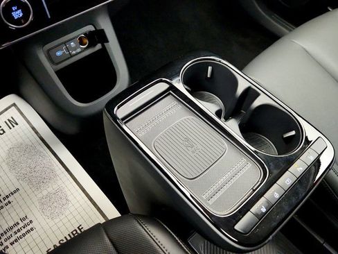 Used 2025 Hyundai Ioniq 5 SEL image 15