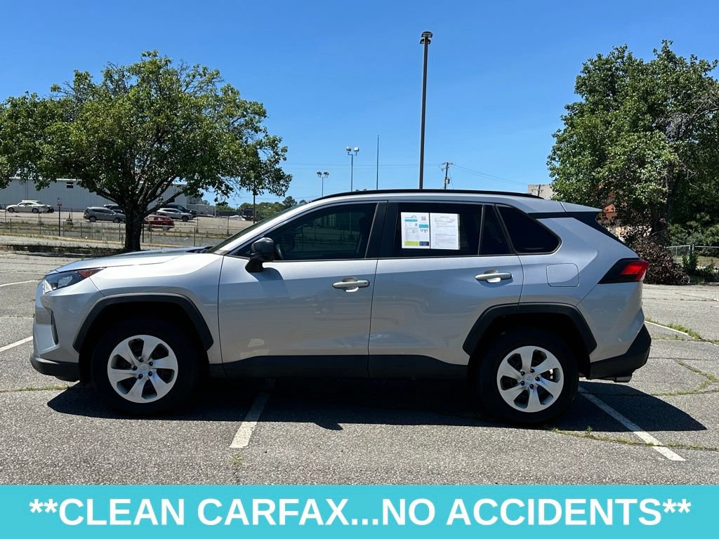 Used 2021 Toyota RAV4 LE FWD image 6