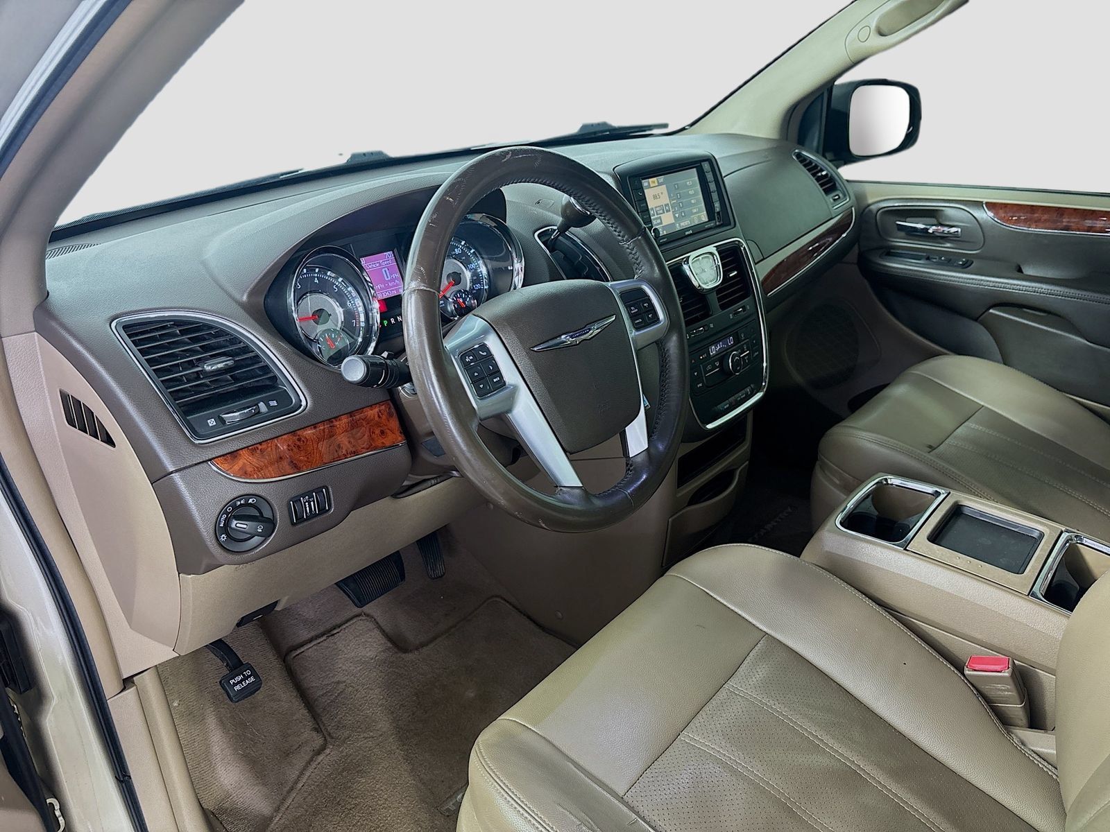 Used 2012 Chrysler Town & Country Touring w/ Entertainment Group #1 FWD image 9