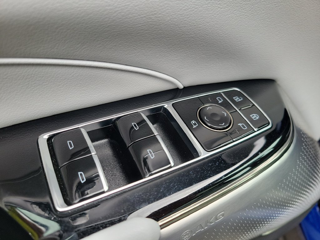 Used 2024 Cadillac Lyriq Sport w/ LPO, Floor Liner Package AWD/4WD image 18