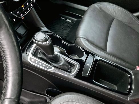 Used 2017 Chevrolet Cruze Premier image 17