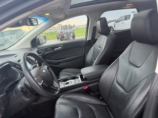 Used 2020 Ford Edge Titanium w/ Class II Trailer Tow Package AWD/4WD image 18
