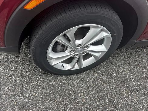 Used 2023 Buick Encore GX Preferred w/ Cold Weather Comfort Package FWD image 4