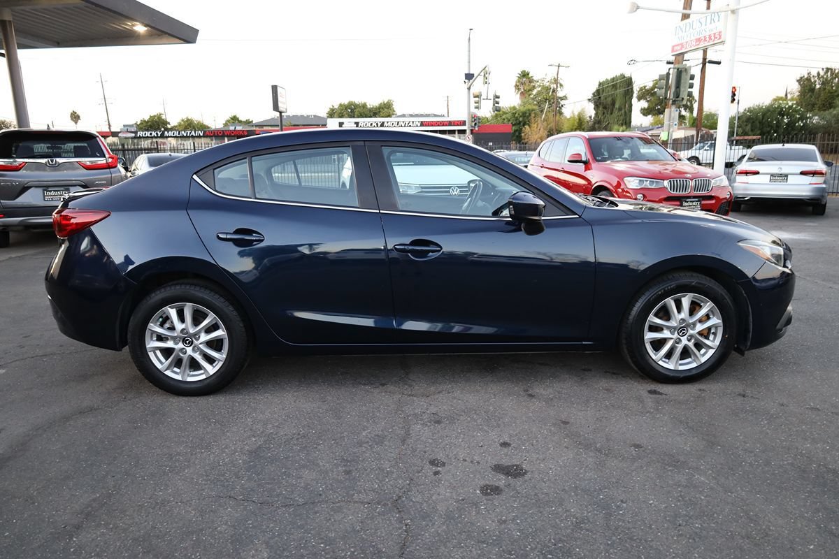 Used 2016 MAZDA MAZDA3 i Touring w/ Popular Equipment Package FWD image 8