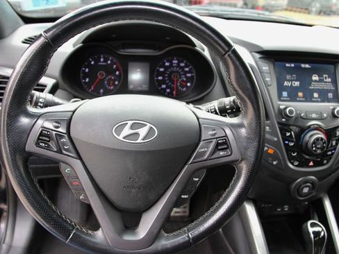 Used 2017 Hyundai Veloster Turbo image 16