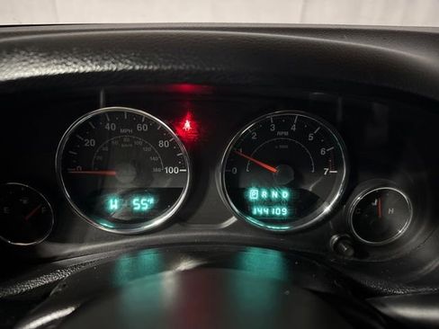Used 2013 Jeep Wrangler Unlimited Sahara AWD/4WD image 12