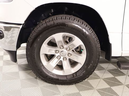 Used 2023 RAM 1500 Laramie AWD/4WD image 18