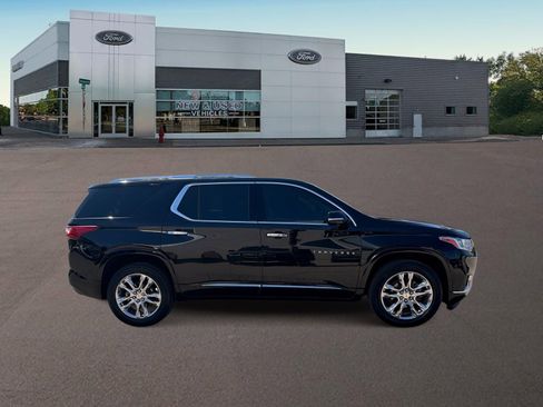 Used 2020 Chevrolet Traverse High Country w/ LPO, Floor Liner Package AWD/4WD image 10