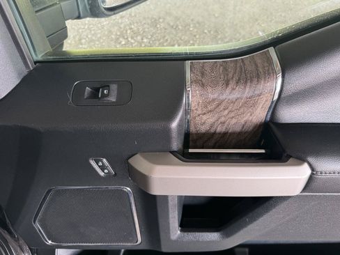 Used 2019 Ford F250 Lariat AWD/4WD image 38