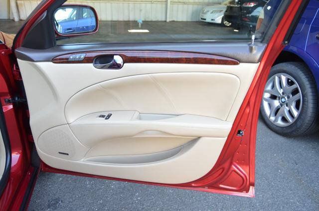 Used 2008 Buick Lucerne CXS FWD image 27
