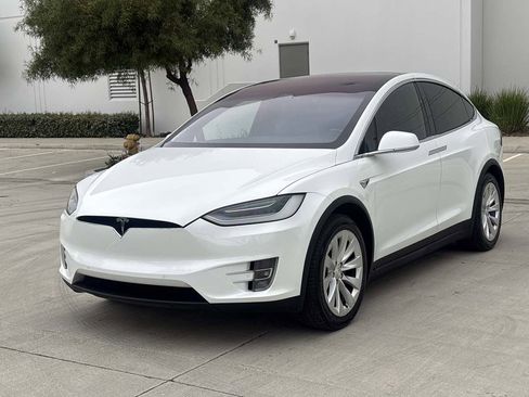 Used 2020 Tesla Model X Long Range AWD/4WD image 7