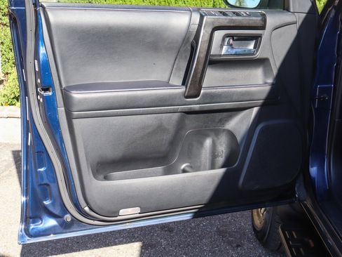 Used 2023 Toyota 4Runner TRD Off-Road image 15