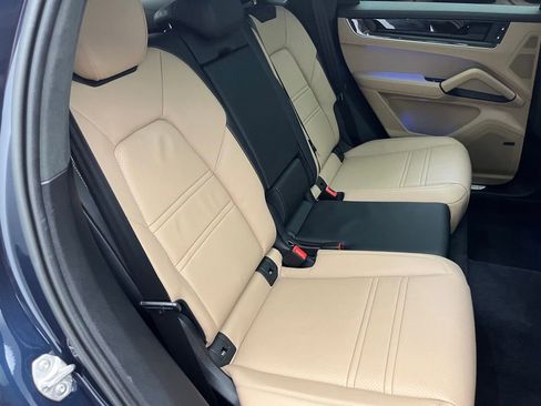 Used 2024 Porsche Cayenne Turbo image 42