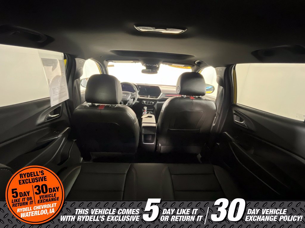 Used 2025 Chevrolet Trax RS w/ Sunroof Package FWD image 8